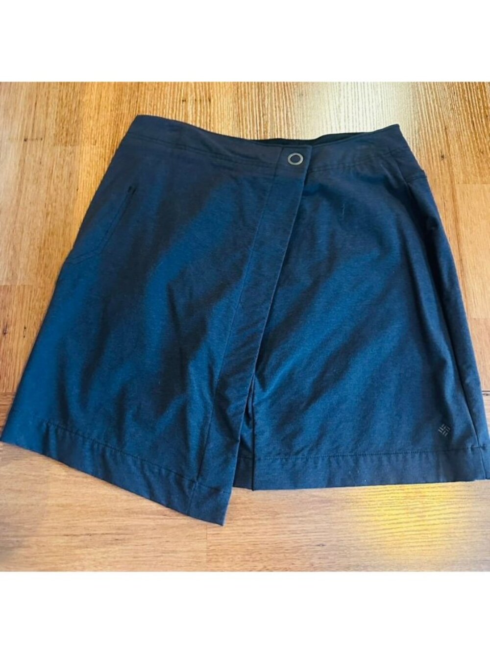 Columbia Womens Omni-Shield Skort Size 4 Black Nylon Blend Water-Resistant Hike